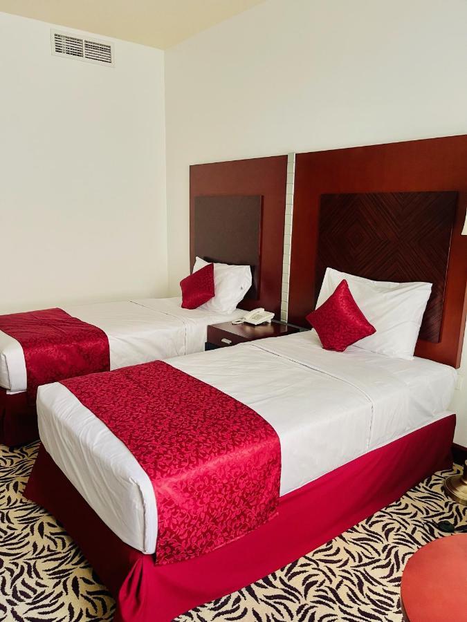 Mra Grand Hotel Dubai Buitenkant foto