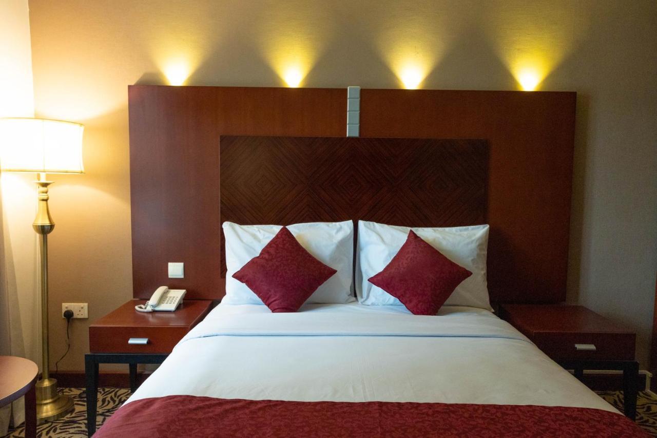 Mra Grand Hotel Dubai Buitenkant foto