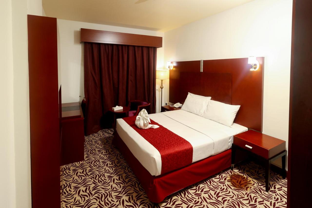 Mra Grand Hotel Dubai Buitenkant foto